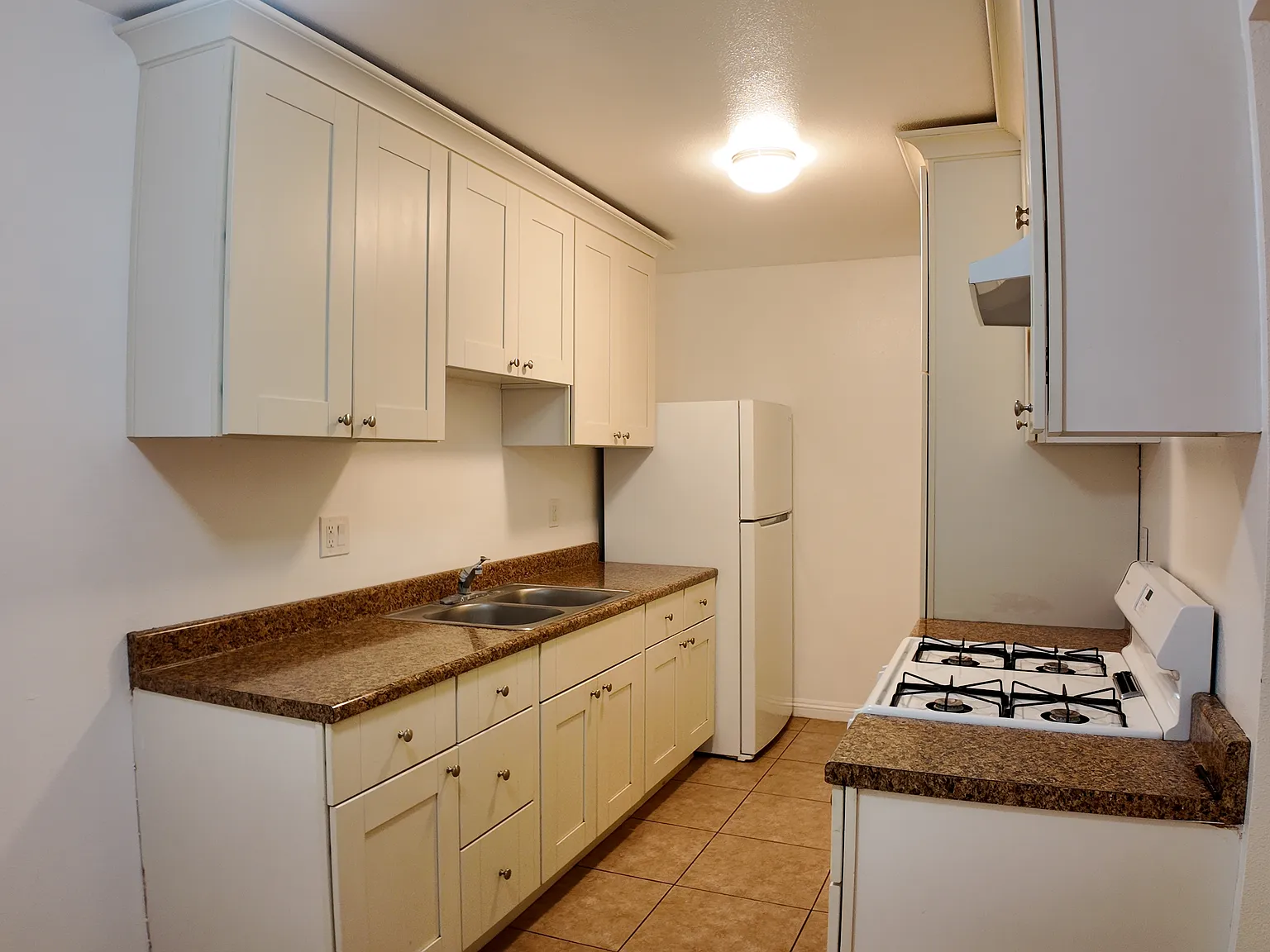 1 bed, 700 sqft, $1,595 — Photo 3