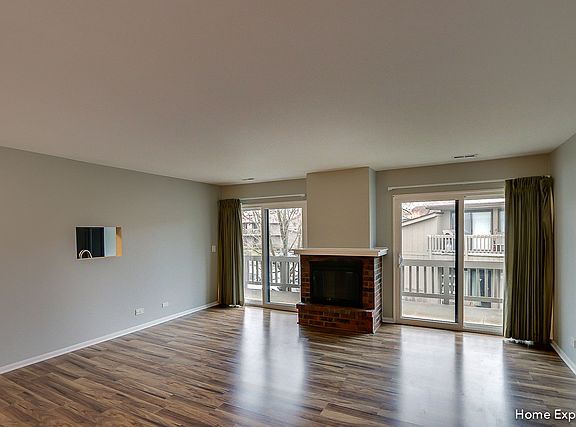 4th image of 29W410 Emerald Green Dr Unit H
