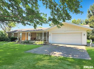 304 N 3rd St, Wyoming, IL 61491