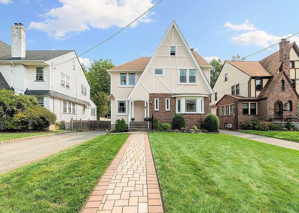 1st image of 423 Essex Ave