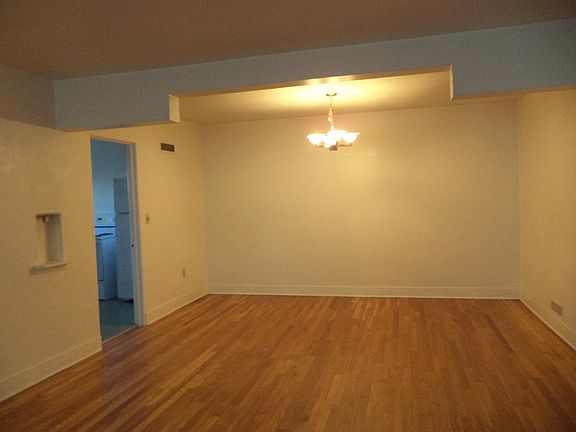 4th image of 1324 W 5th Ave