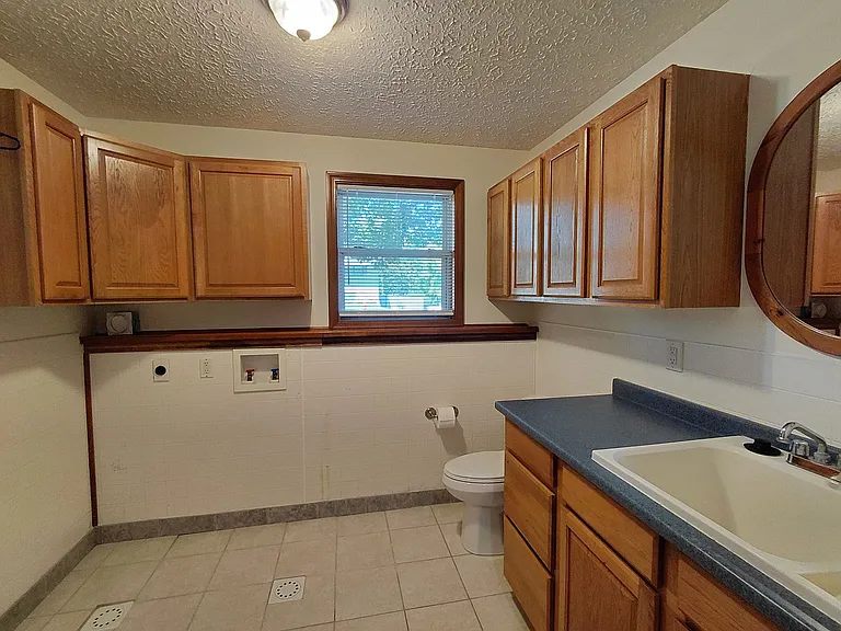 109 Vaughan Ct — Photo 14