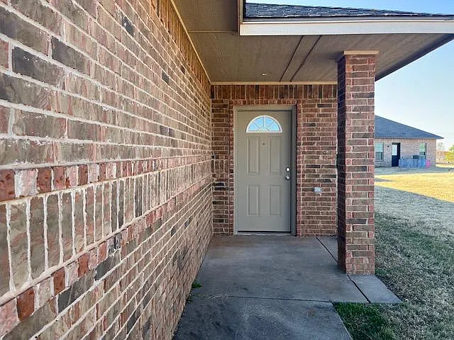 3 bed, 1177 sqft, $1,375 — Photo 2