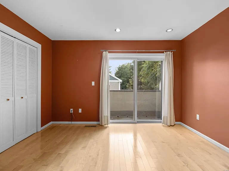 869 Orange St #7W — Photo 15