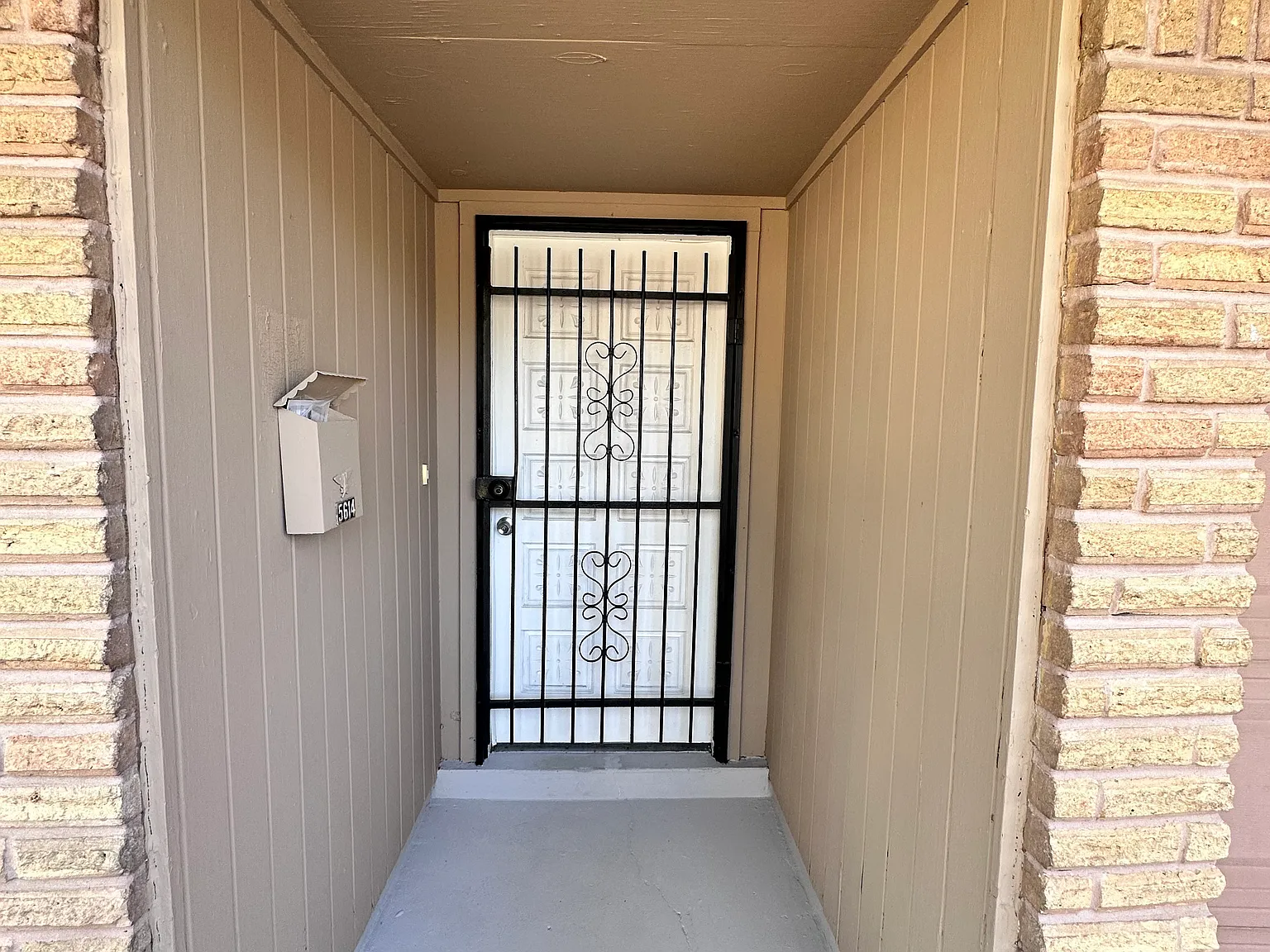 4 bed, 1649 sqft, $1,600 — Photo 2