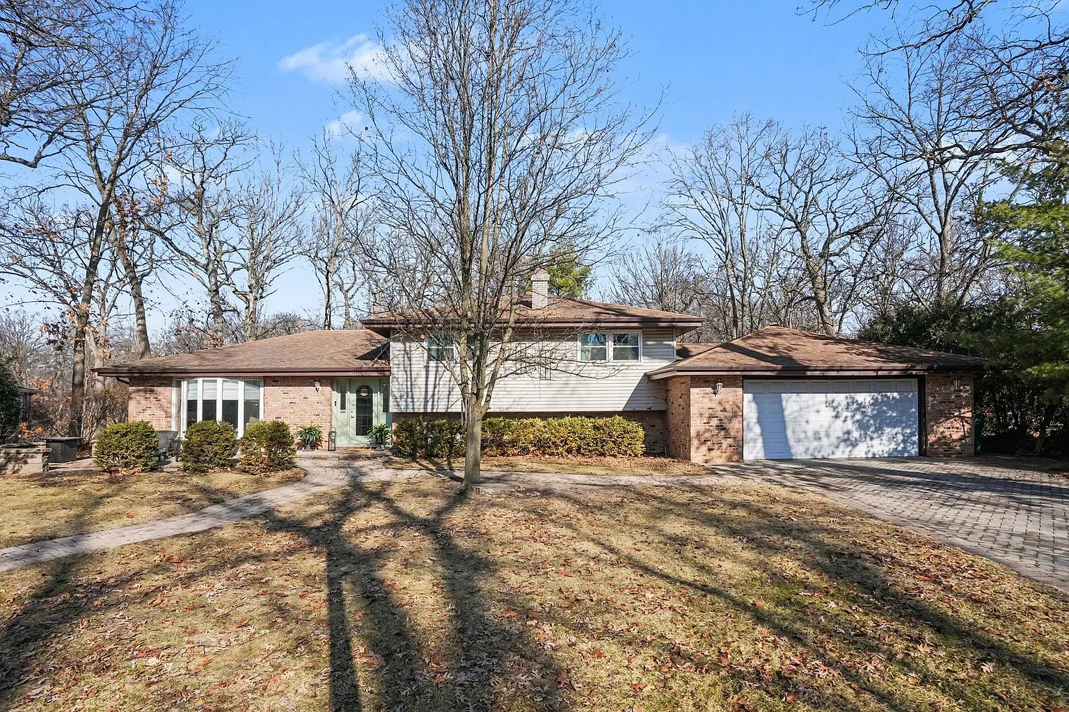 1214 Woodland Ct photo 1