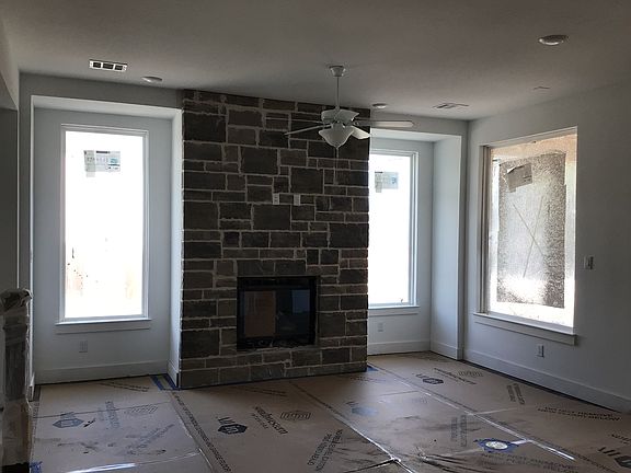 Quick Move In Home by Ashton Woods