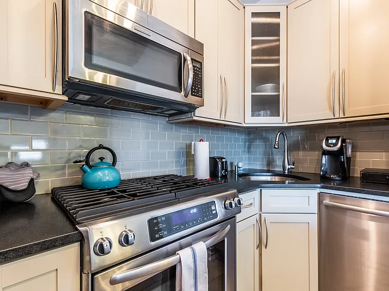 882 Union St #4D — Photo 20