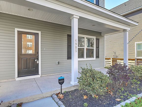 4th image of 4985 Chateau Ave