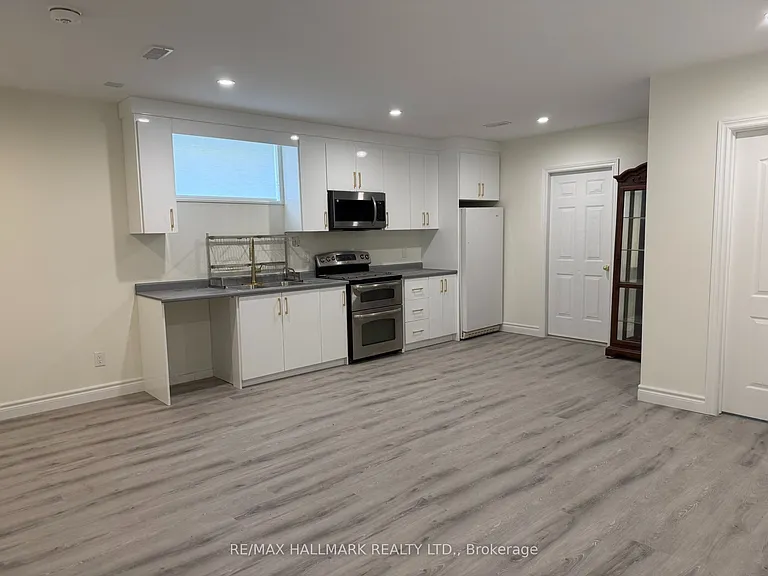 43 Oak Ave — Photo 7