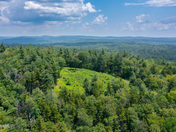 1570B Washington Mountain Rd, Becket, MA 01223
