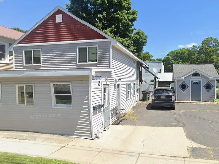 15 Pine St #2 — Photo 1