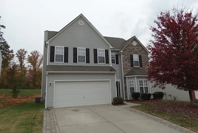 1635 Swan Dr — Photo 1