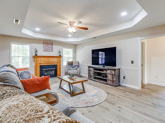 5th image of 3265 Tamarah Way