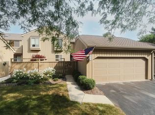 926 Oak Hill Rd, Barrington, IL 60010