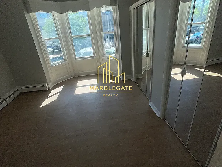 65 Hudson St #11 — Photo 1