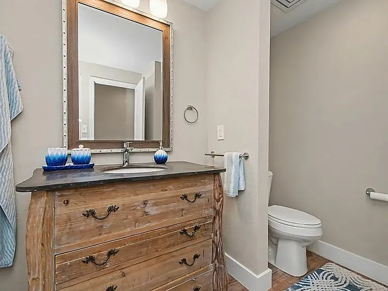 5408 Eagles Point Cir #302 — Photo 12