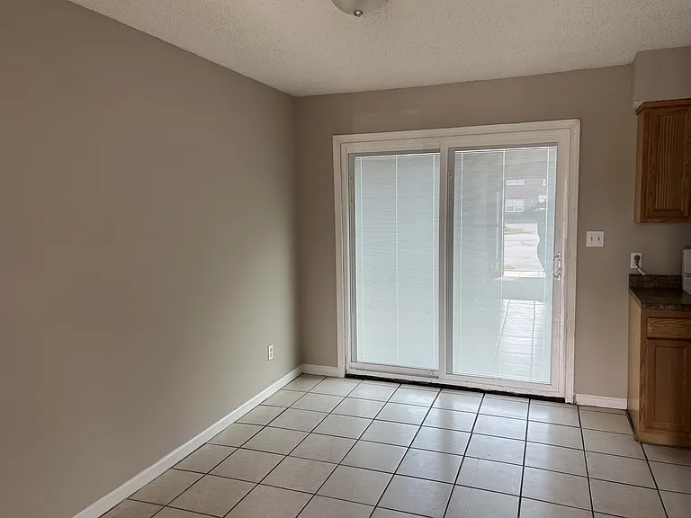 3212 Silvercreek Ave #B — Photo 5