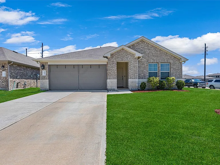 22627 Petrizzi Ln — Photo 1