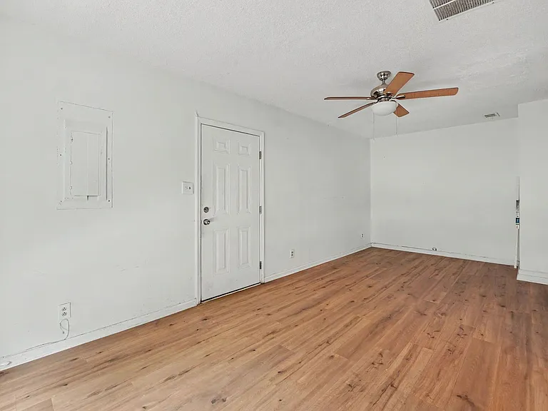 107 Quail Forest Ct — Photo 11