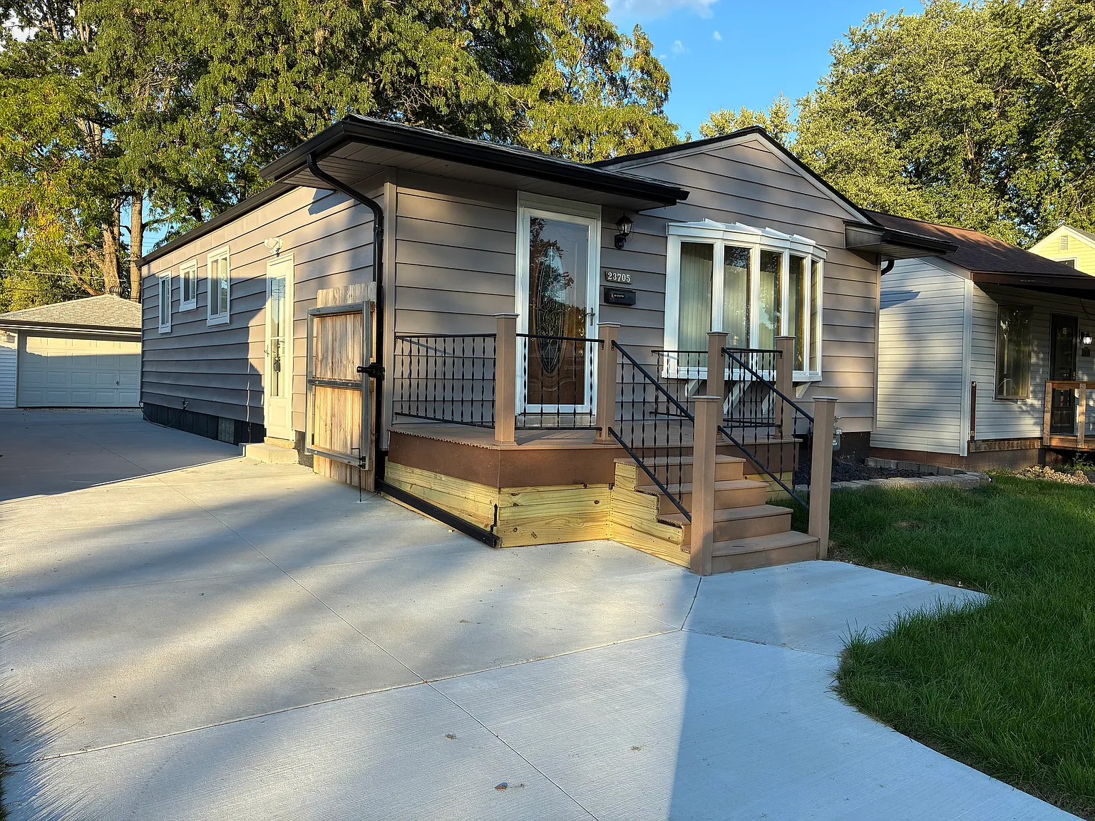 2 bed, 931 sqft, $1,900 — Photo 3
