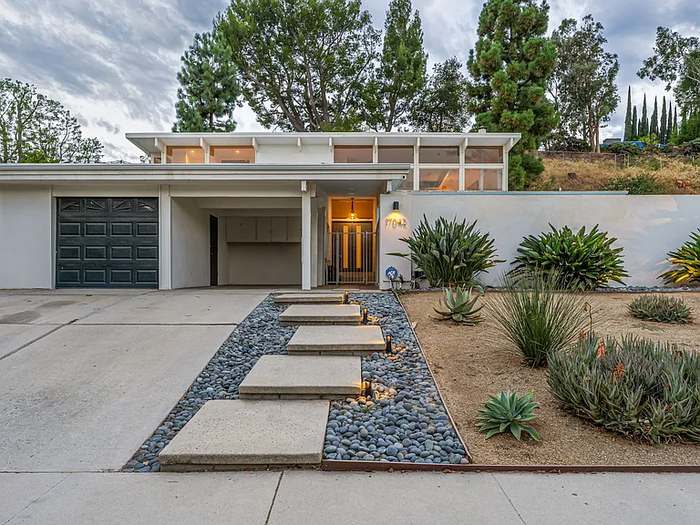17042 Lisette St — Photo 75