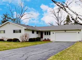 149 Thomas Dr, Sycamore, IL 60178