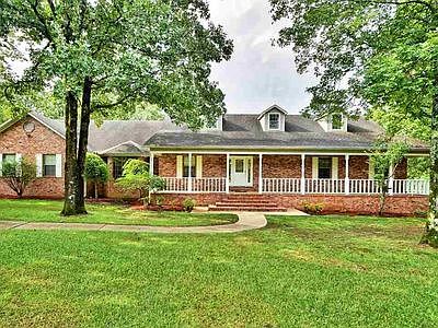 1st image of 141 Country Oaks Dr