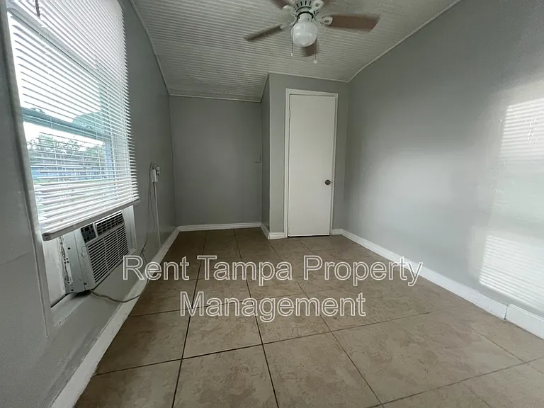 4801 10th Ave S #1/2 — Photo 5