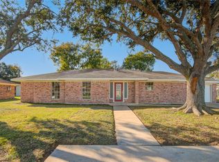 3416 Walnut Dr, Bay City, TX 77414
