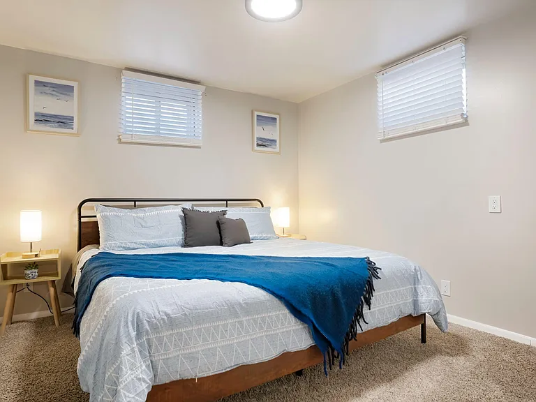 Bedroom 4 (King)