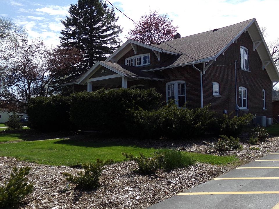 323 S Saint Augustine St, Pulaski, WI 54162 MLS 50274752 Zillow