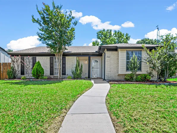 2102 High Bluff Dr, Garland, TX 75041