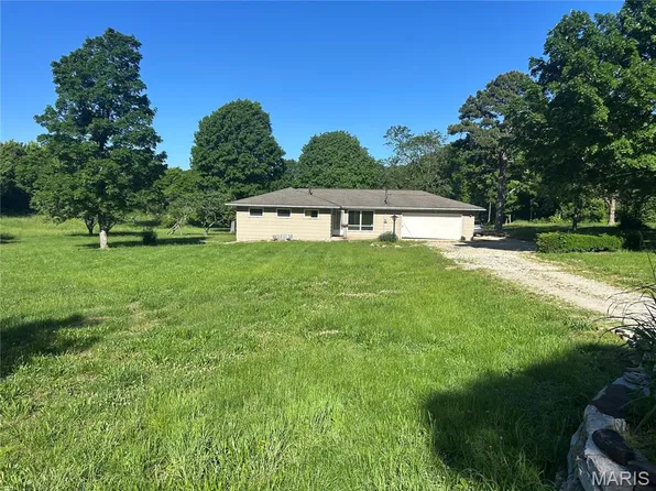 12219 Peter Moore Ln, De Soto, MO 63020