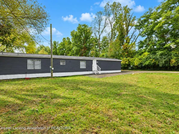 15401 Comdon Rd, Albion, MI 49224