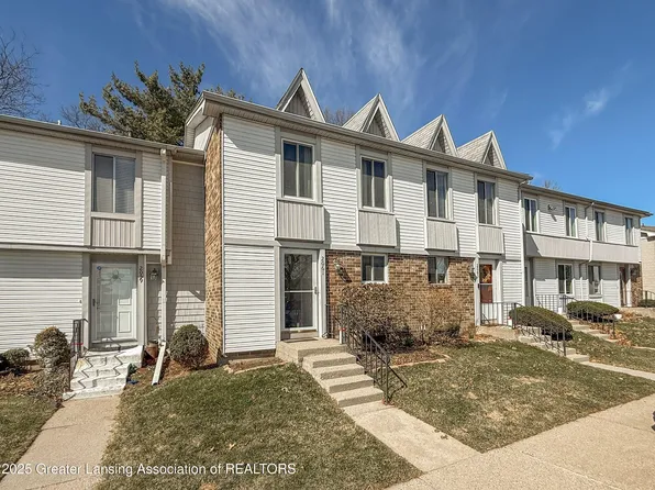 2061 Lac Du Mont Dr, Haslett, MI 48840