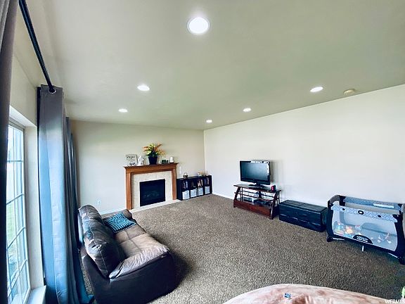 4th image of 2382 W 2250 N