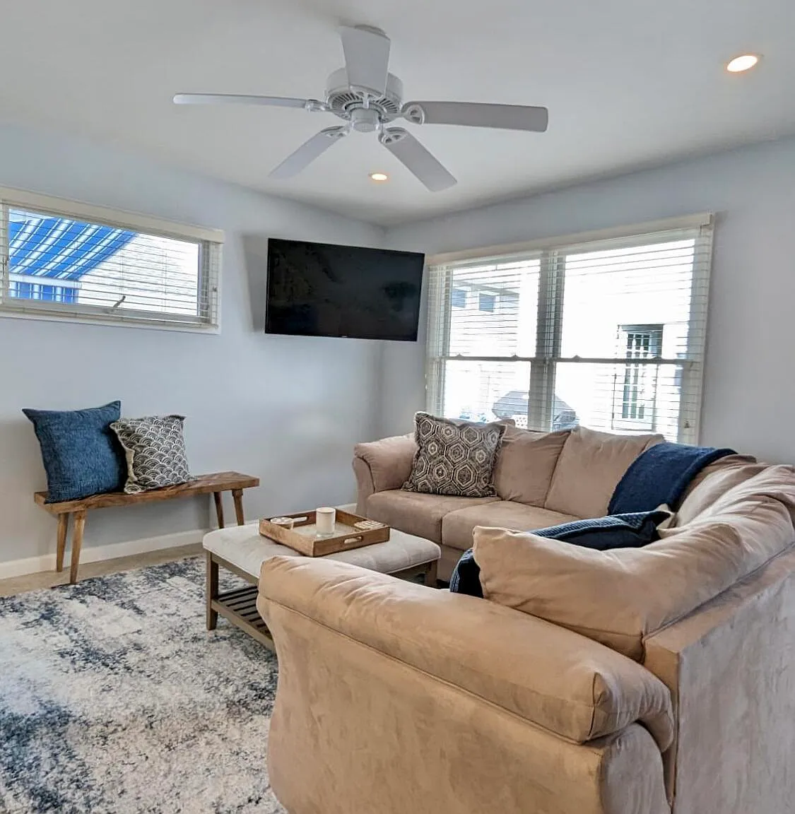 3 bed, 1.5 bath, 1128 sqft, $4,200 — Photo 4