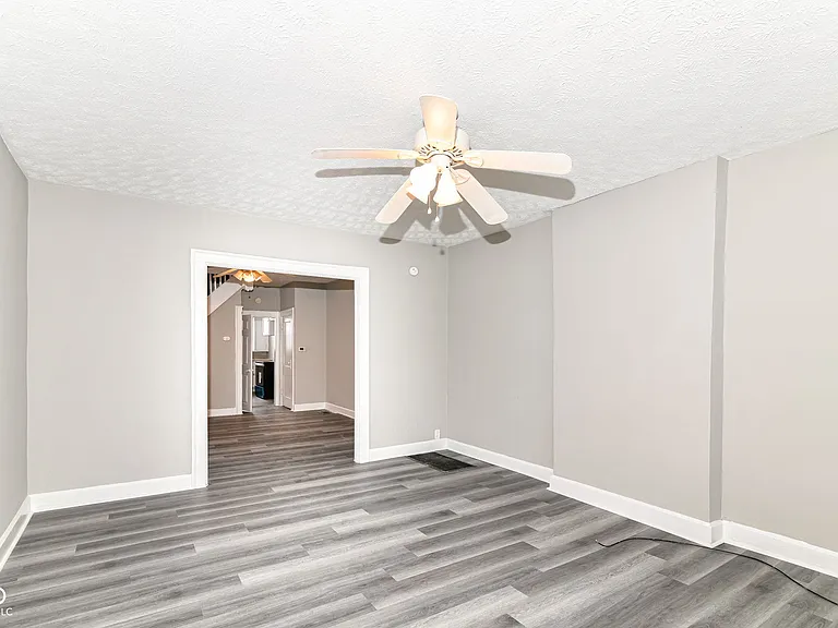 3043 Broadway St — Photo 20