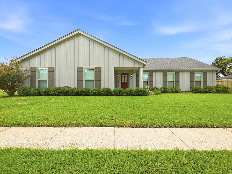 1st image of 502 Summerfield Dr