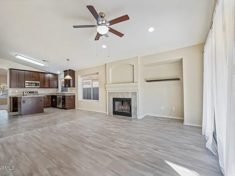 5203 W Buffalo St — Photo 13