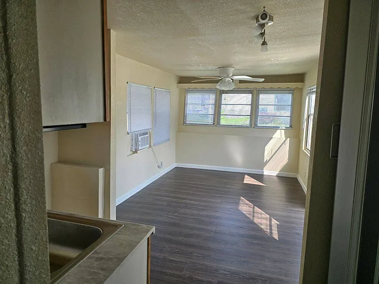 11213 Arlene Ave #I06 — Photo 1