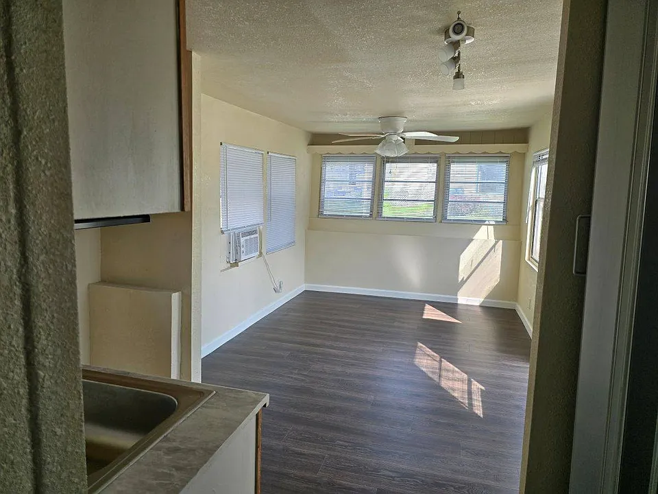 11213 Arlene Ave #I06