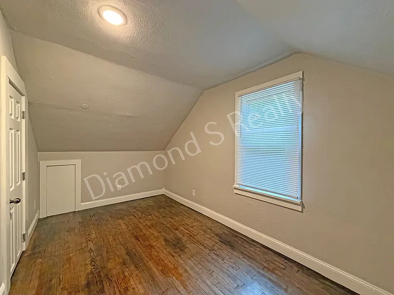 916 N Pickwick Ave — Photo 11