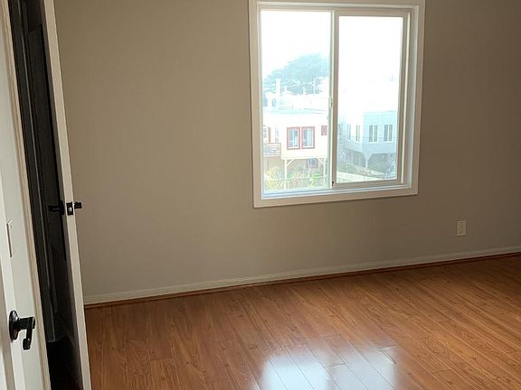 5th image of 843 46th Ave