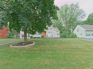 8 Country Rd, Albany, NY 12203