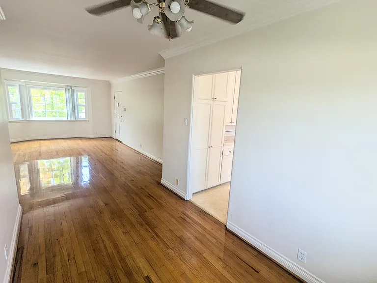5671 S San Vicente Blvd #D — Photo 2
