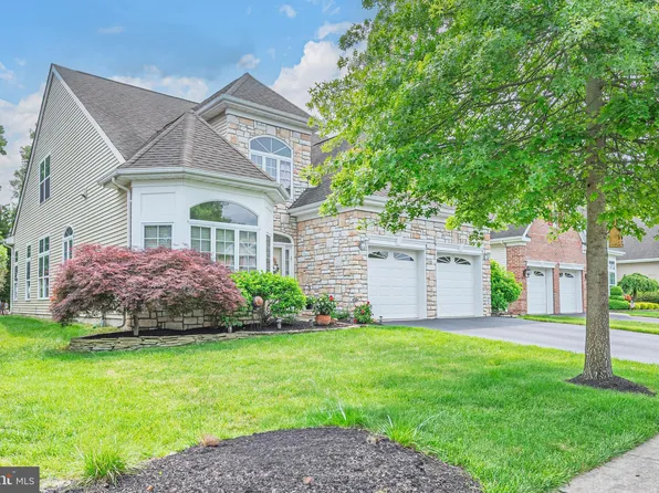 6 Lewis Dr, Mays Landing, NJ 08330