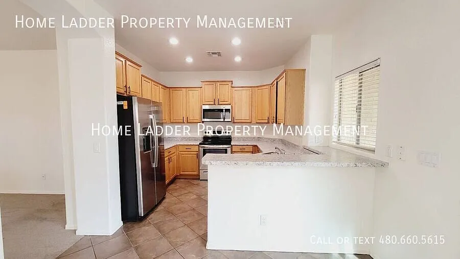This inviting 3-bedroom, 2-bath home in the desirable Cobblestone Farms — Photo 4