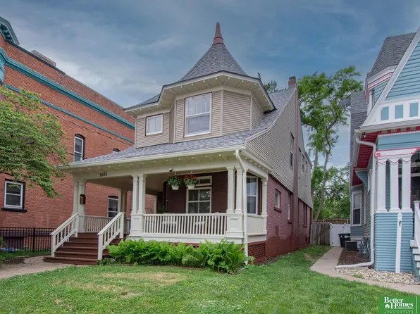 3015 Pacific St, Omaha, NE 68105